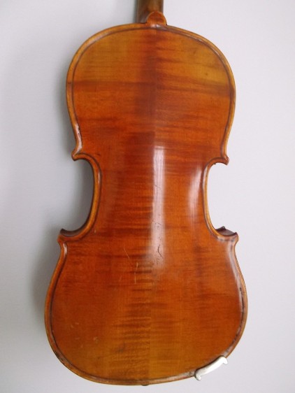 Delipped ¾ violin top off repairs 31